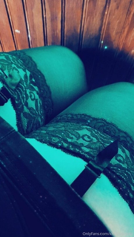 Photo nue de fuite OnlyFans de Xxxglowyxxx
