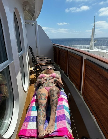 Photo nue de fuite OnlyFans de Stupiderandhotter