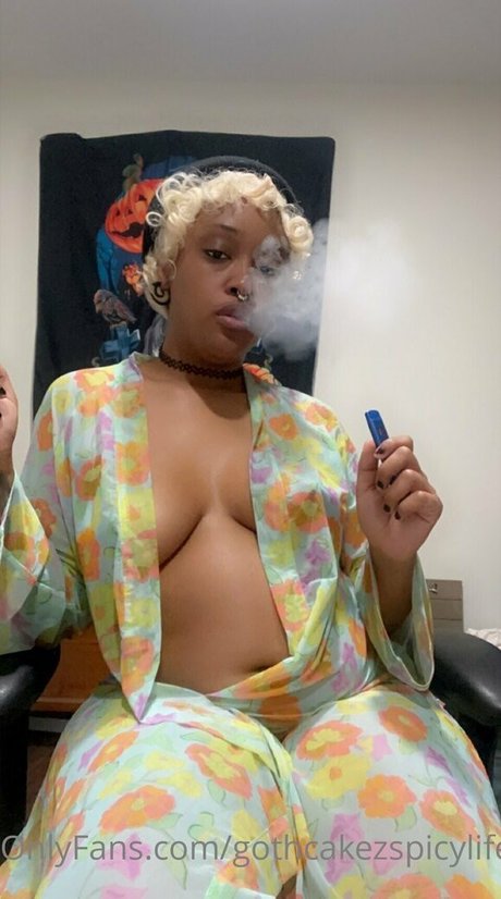 Photo nue de fuite OnlyFans de Gothcakezspicylife