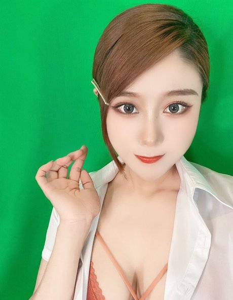 Photo nue de fuite OnlyFans de Uying