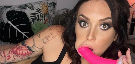 Photo nue de fuite OnlyFans de Charlotte Sins