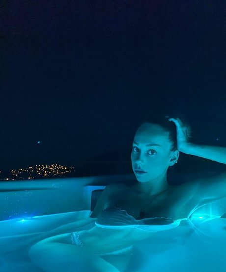 Photo nue de fuite OnlyFans de Ester Exposito