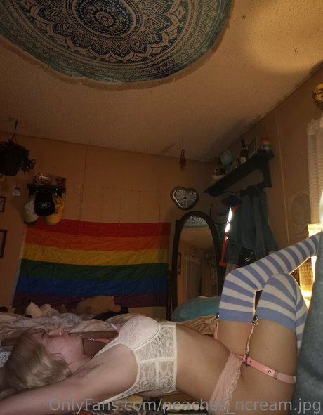 Photo nue de fuite OnlyFans de Peachesncreamjpg