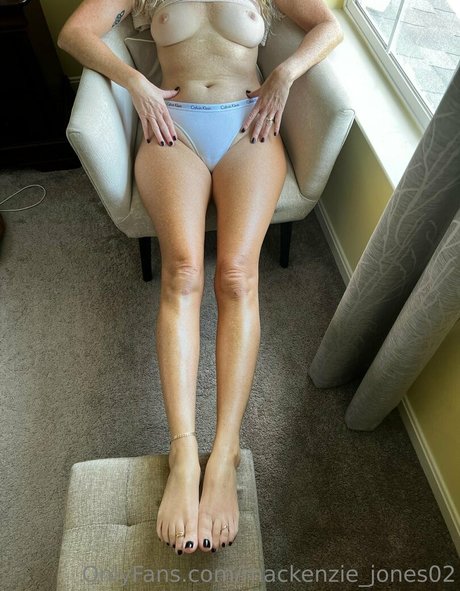 Photo nue de fuite OnlyFans de Kenziejo