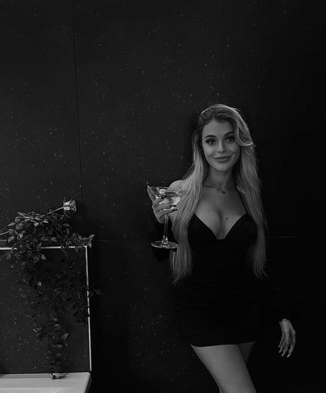 Photo nue de fuite OnlyFans de Ellenofficial