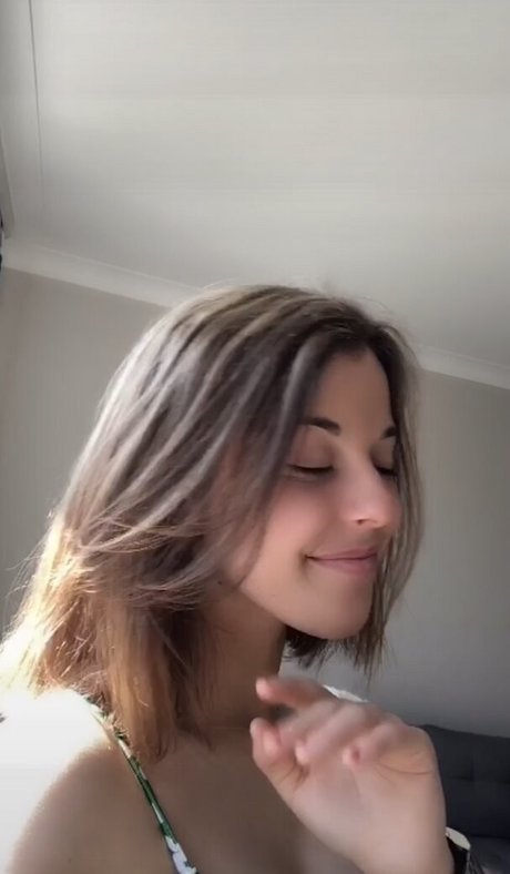 Photo nue de fuite OnlyFans de Ellenofficial