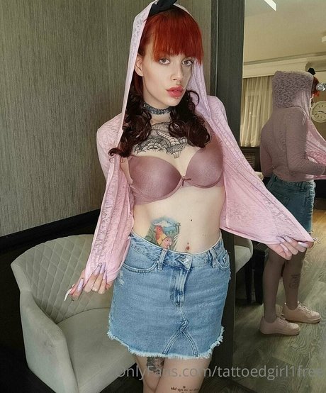 Photo nue de fuite OnlyFans de Tattoedgirl1free
