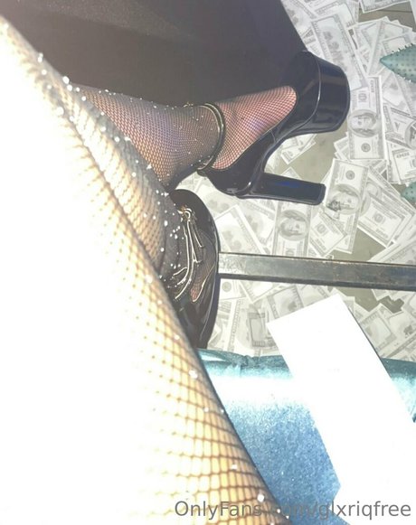 Photo nue de fuite OnlyFans de Glxriqfree