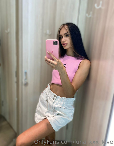 Photo nue de fuite OnlyFans de Lunaxxxlove