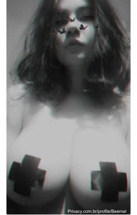 Photo nue de fuite OnlyFans de Abeia Mel