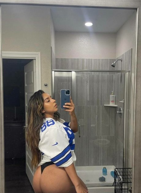 Photo nue de fuite OnlyFans de Prisy Montoya