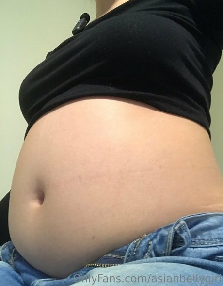 Photo nue de fuite OnlyFans de Asianbellygirl