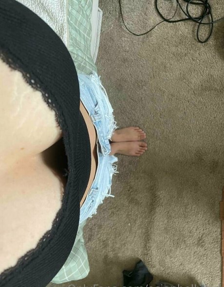 Photo nue de fuite OnlyFans de Asianbellygirl