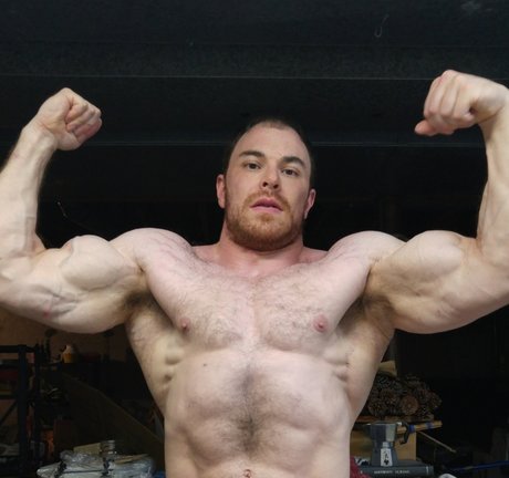 Photo nue de fuite OnlyFans de Muscle God Brendan