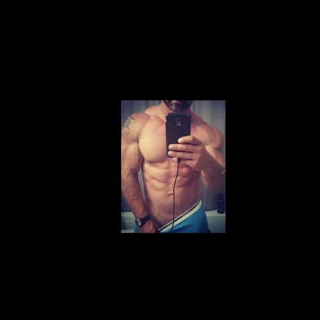 Photo nue de fuite OnlyFans de Muscledaddy0713