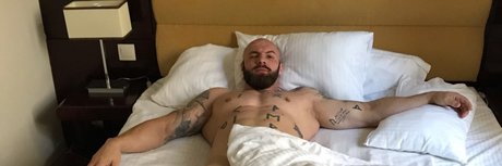 Photo nue de fuite OnlyFans de Muscleviking 