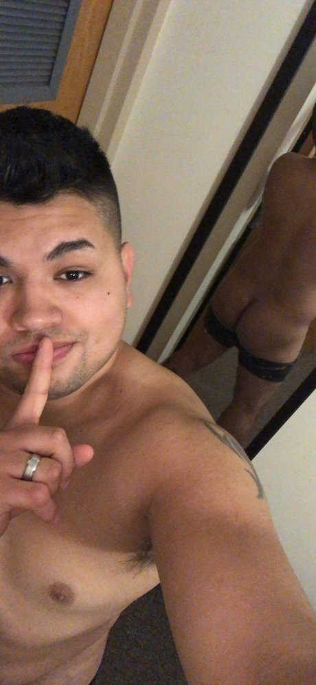 Photo nue de fuite OnlyFans de Felix Mendoza