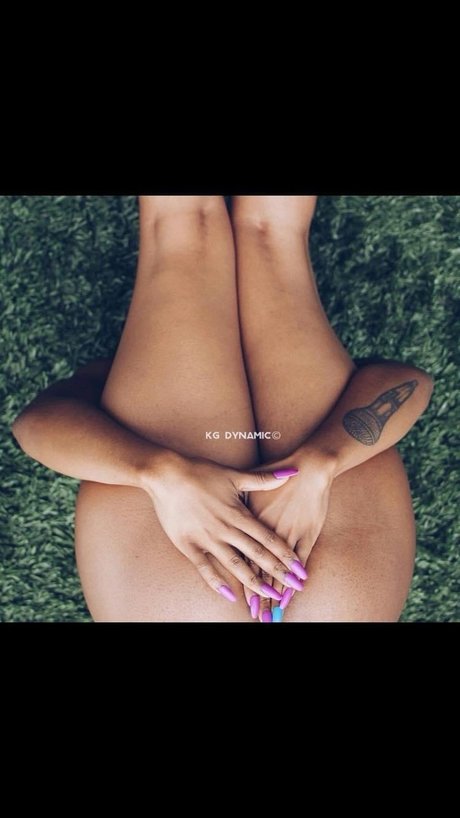 Photo nue de fuite OnlyFans de Treasure