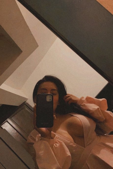 Photo nue de fuite OnlyFans de Nidia Interial