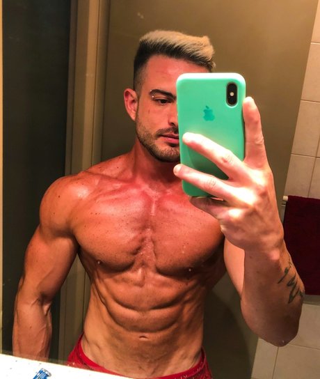 Photo nue de fuite OnlyFans de Naked Calisthenics