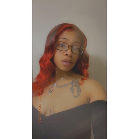 Photo nue de fuite OnlyFans de Curve Collector
