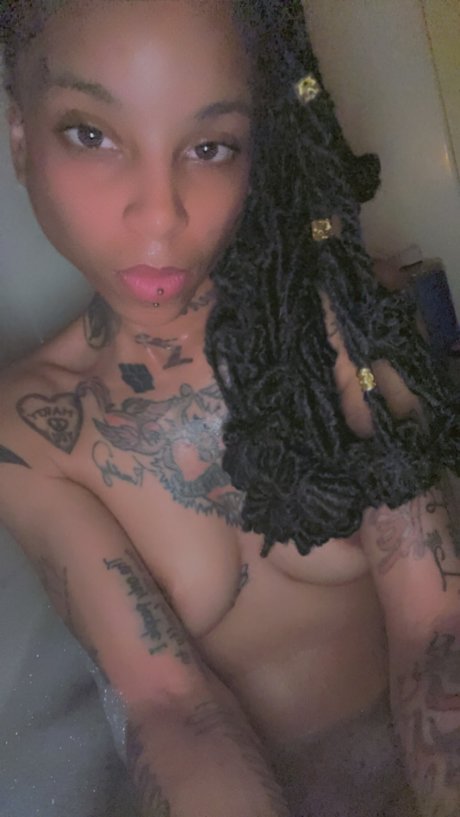 Photo nue de fuite OnlyFans de Missmakeithappen