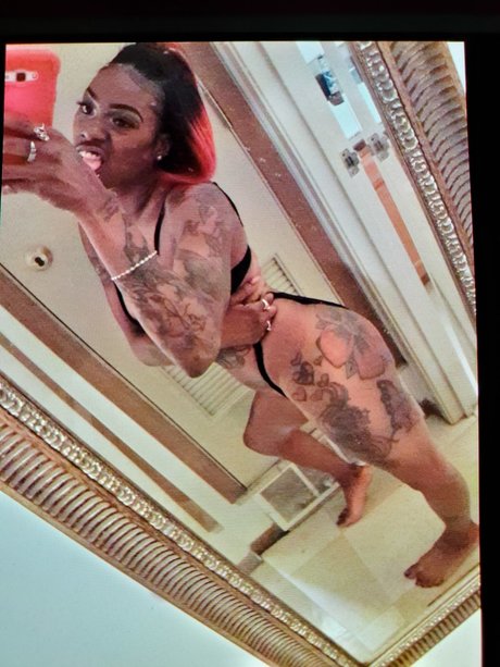 Photo nue de fuite OnlyFans de Tatted Soul
