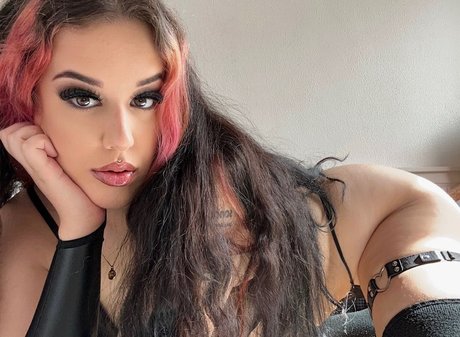 Photo nue de fuite OnlyFans de Mia 
