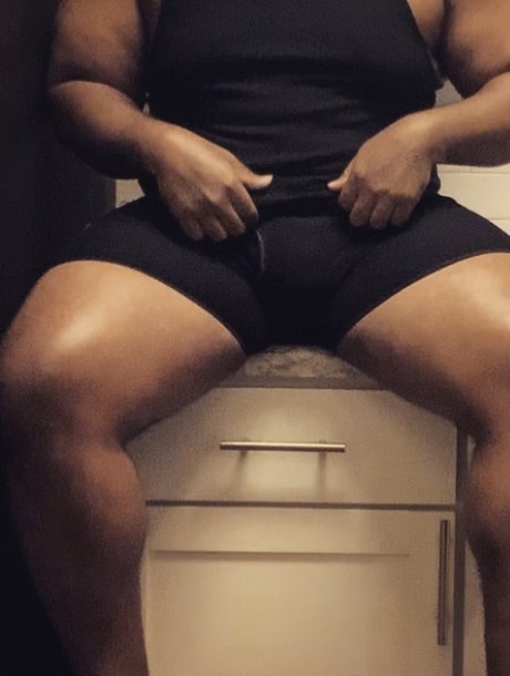 Photo nue de fuite OnlyFans de Bullywithabelly95