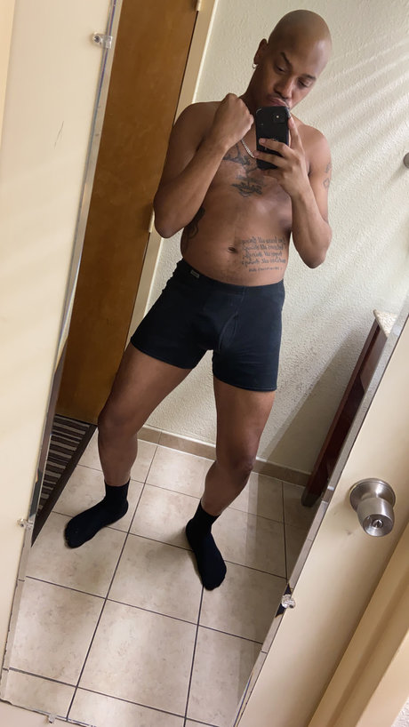 Photo nue de fuite OnlyFans de Naryk Enal