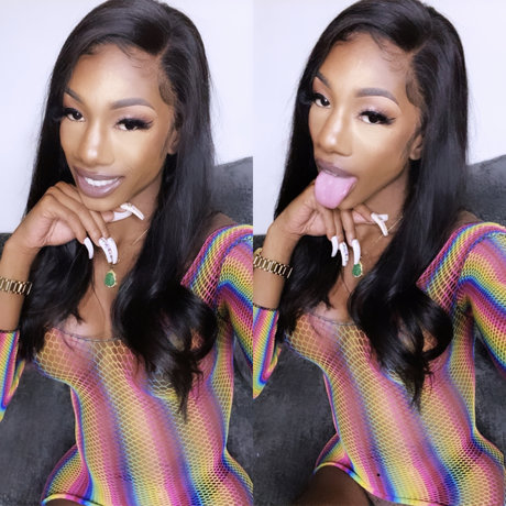Photo nue de fuite OnlyFans de  Naomi Amour 