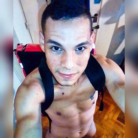 Photo nue de fuite OnlyFans de Nano Valencia Nv