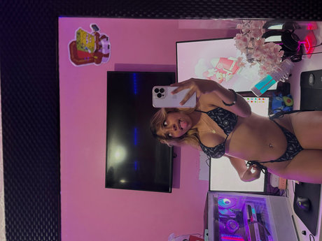 Photo nue de fuite OnlyFans de Nathalia Garcia