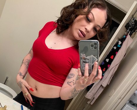 Photo nue de fuite OnlyFans de Naughty Nadia