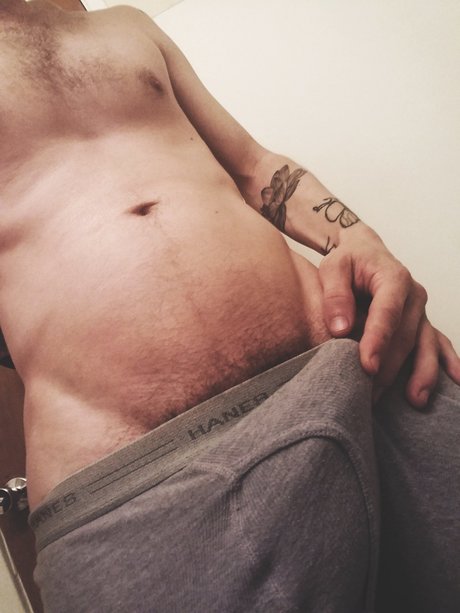 Photo nue de fuite OnlyFans de Ty Greenwood Free