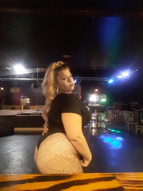 Photo nue de fuite OnlyFans de Court