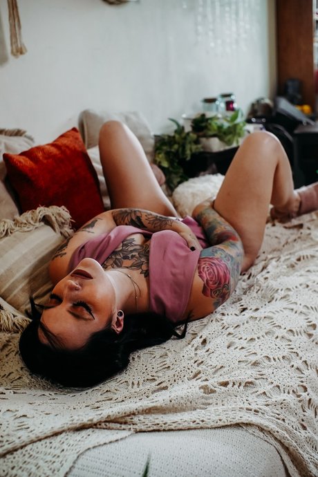 Photo nue de fuite OnlyFans de Sunny