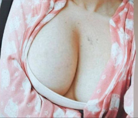 Photo nue de fuite OnlyFans de Live 