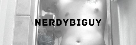 Photo nue de fuite OnlyFans de Nerdy Bi Guy
