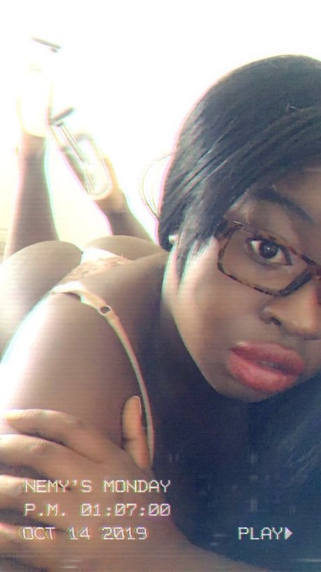 Photo nue de fuite OnlyFans de Nemy Vendetta