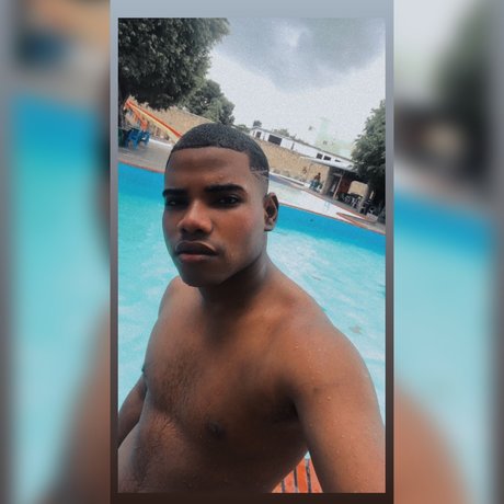 Photo nue de fuite OnlyFans de Negrouva