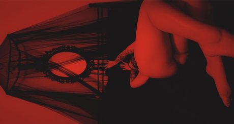 Photo nue de fuite OnlyFans de Deadly Doll