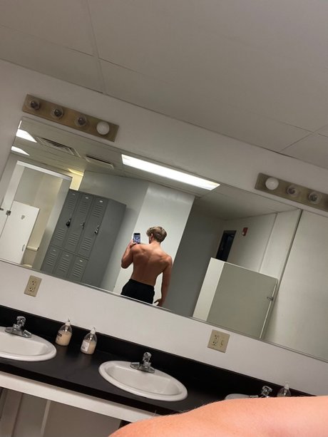 Photo nue de fuite OnlyFans de Cameron Gaither