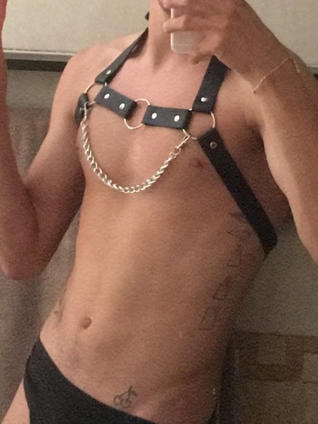 Photo nue de fuite OnlyFans de Henry Renoir