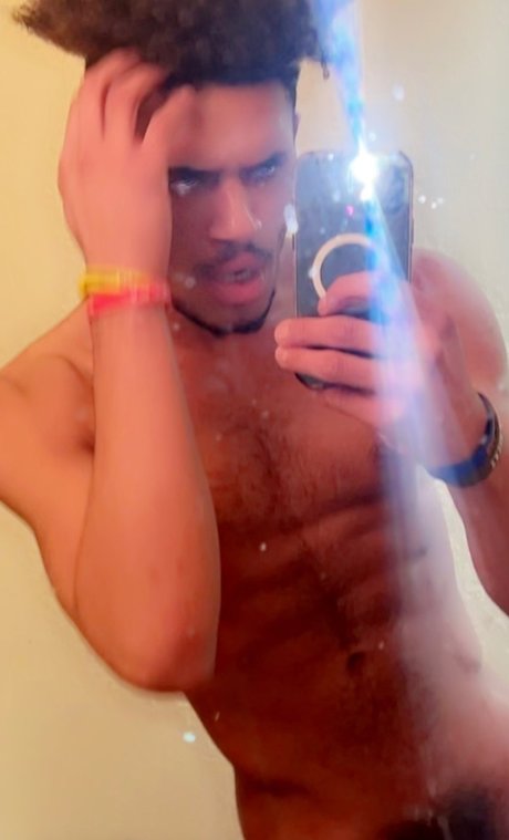 Photo nue de fuite OnlyFans de Neverseeafake