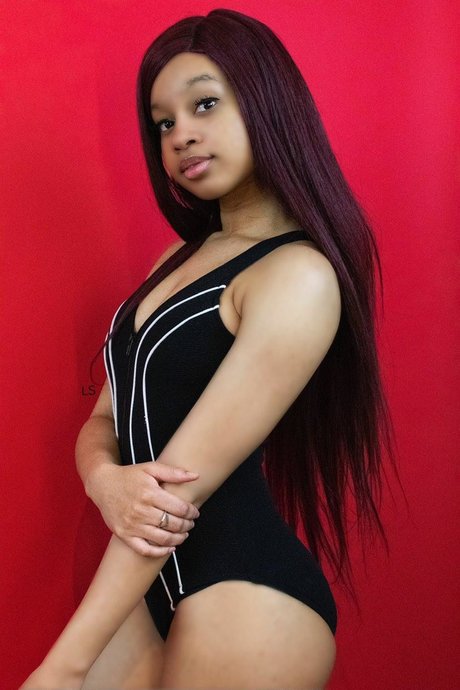 Photo nue de fuite OnlyFans de Nevaehriice