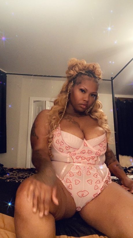 Photo nue de fuite OnlyFans de Bambi Knowles