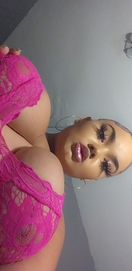 Photo nue de fuite OnlyFans de Henny 304