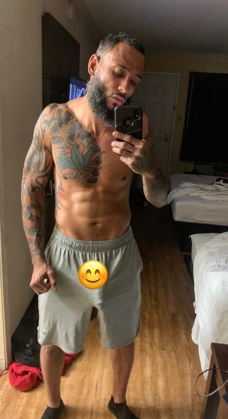 Photo nue de fuite OnlyFans de Cumtroke254