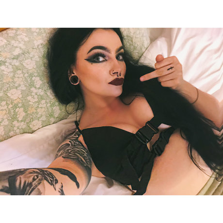 Photo nue de fuite OnlyFans de Nikitauzumaki